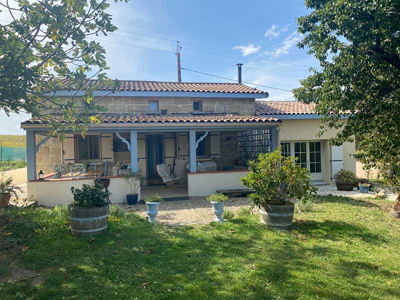 A stone built fully renovated property for sale close to Miramont de