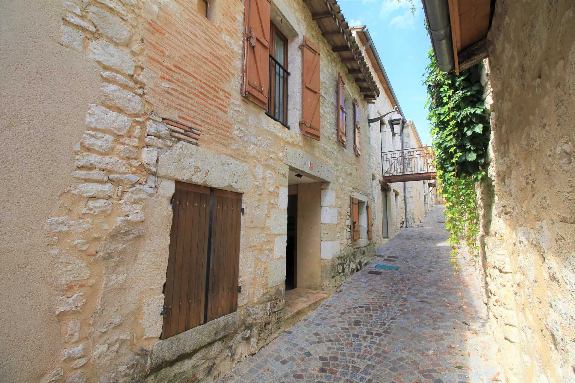 Investment property in the heart of Monflanquin's bastide, Lotet