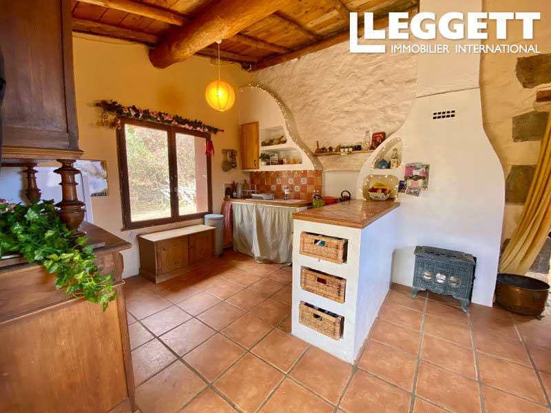 Picturesque Off grid Mountain Retreat With Fantastic Mountain Views And picturesque-off-grid-mountain-retreat-with-fantastic-mountain-views-and