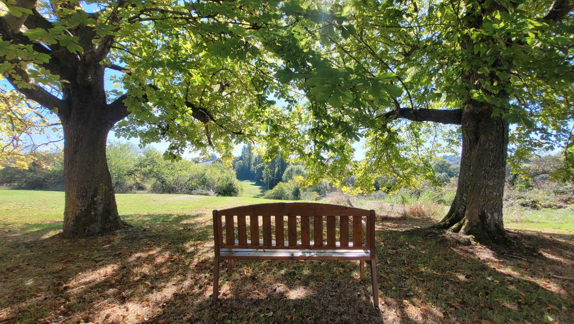 Great investment Property with beautiful panoramic views, gardens and