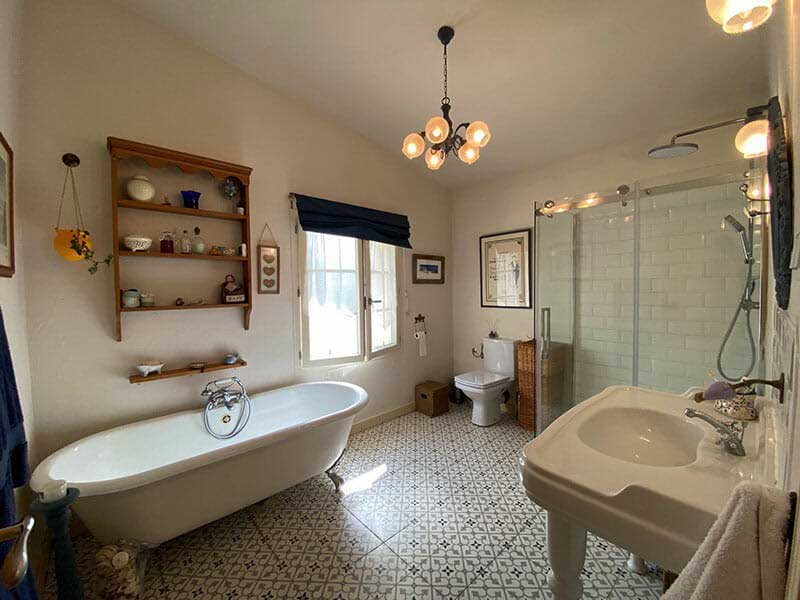 A stone built fully renovated property for sale close to Miramont de