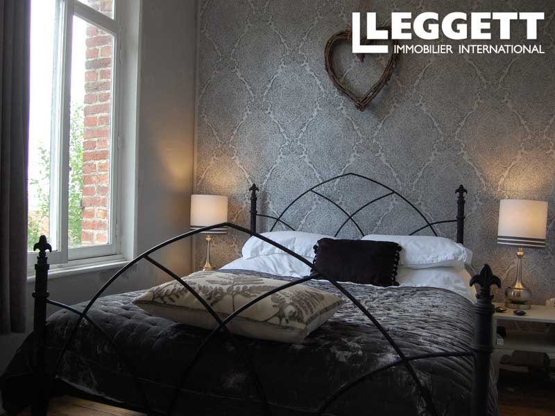 Stunning 5 bed, 3 bath maison de maître in pretty village of the 7