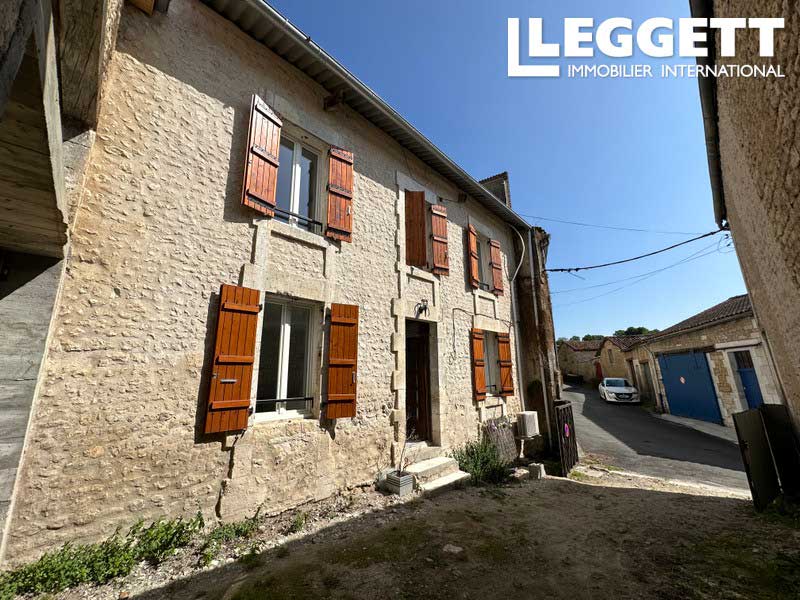 Investment opportunity. Modernised house in town centre. Kitchen