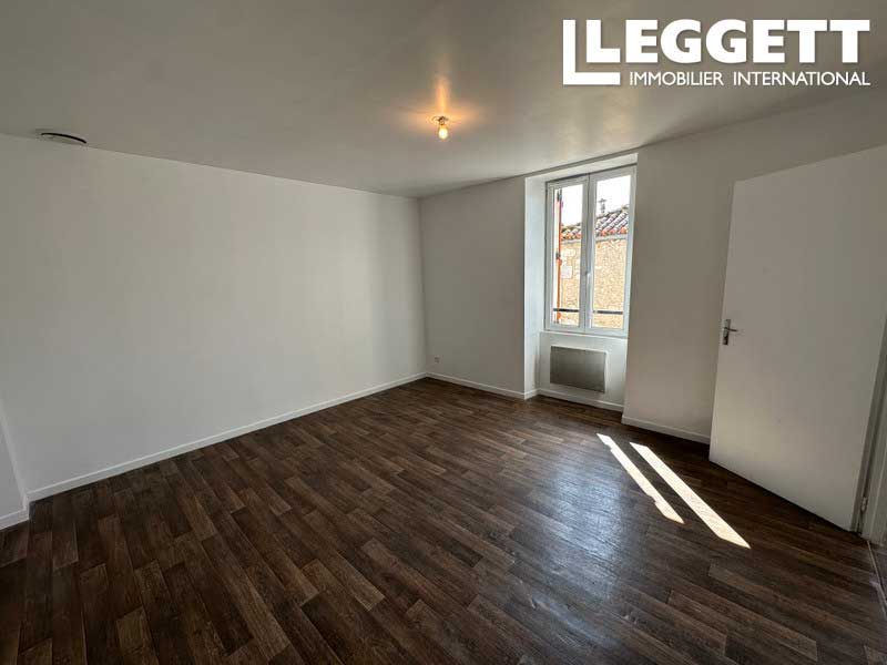 Investment opportunity. Modernised house in town centre. Kitchen